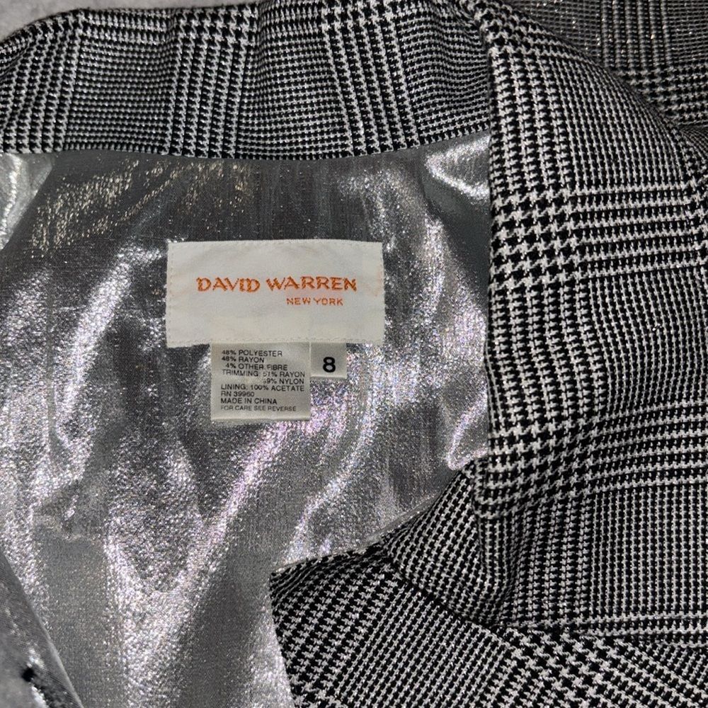 Sparkle and shine in this vintage coat from David Warren New York. Size 8. - Picture 12 of 15